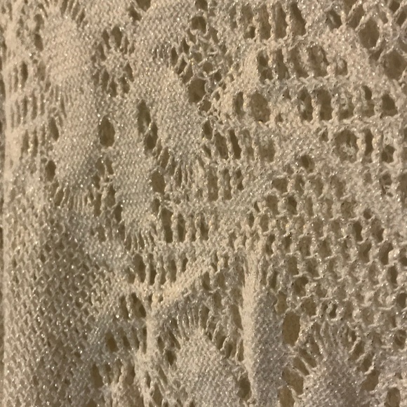 Hollister lace cropped tshirt - Picture 2 of 2